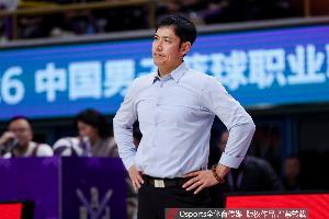 本赛季未能打进季后赛！媒体人：北控男篮主教练张庆鹏离任