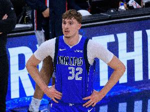 独行侠vs雷霆_NBA选秀权交易最新动态_篮球资源整合分析