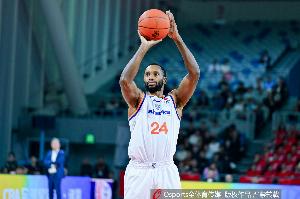 弗格比赛直播_CBA最新动态_上海男篮战报