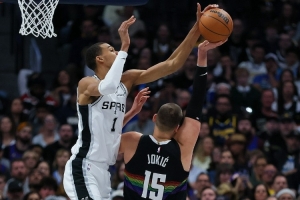 文班亚马比赛直播_文班亚马NBA最新动态_约基奇亚历山大最佳球员对比