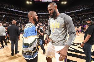 詹姆斯比赛直播_湖人最新动态_NBA最佳控卫故事