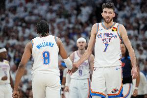 杰伦威比赛直播_雷霆最新动态_NBA罗斯条款分析