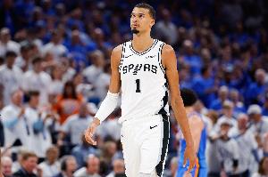 文班亚马比赛直播_马刺最新动态_NBA篮球高清观看