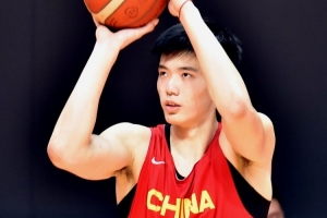 焦泊乔比赛直播_中国男篮最新动态_CBA篮球高清观看