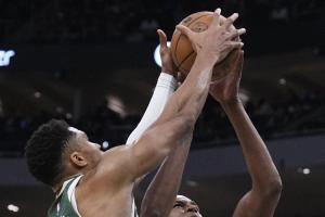 字母哥比赛直播_雄鹿交易最新动态_NBA重磅转会新闻