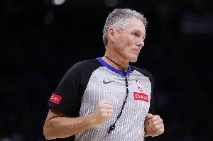 文班亚马比赛直播_NBA总决赛裁判执法争议_马刺vs尼克斯最新动态