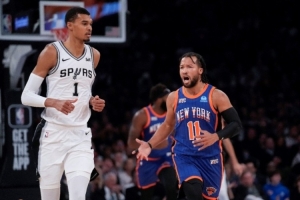 文班亚马比赛直播_马刺vs尼克斯_NBA总决赛高清在线观看