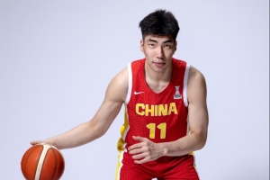 郭士强最新动态_中国男篮余嘉豪手术缺席比赛