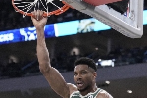 字母哥比赛直播_热火最新动态_NBA球星交易传闻