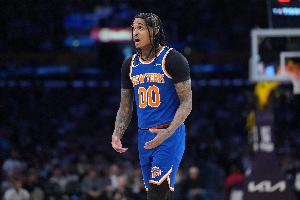 克拉克森比赛直播_尼克斯vs马刺_NBA最新动态