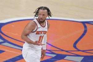 布伦森比赛直播_尼克斯NBA最新战况