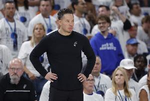 尼克斯vs马刺_篮球NBA总决赛氛围_赛场内外焦点