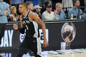 文班亚马比赛直播_马刺vs尼克斯最新动态_NBA篮球在线高清观看