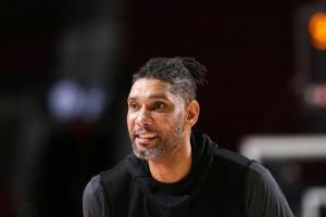 邓肯比赛直播_马刺名宿最新动态_NBA球星生活花絮
