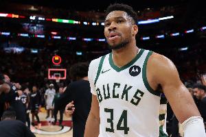 字母哥比赛直播_雄鹿交易最新动态_NBA乐透签热火