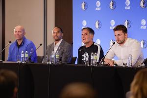 东契奇比赛直播_独行侠vs湖人最新动态_nba篮球高清观看