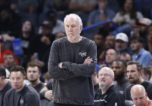 小白vs波波维奇_马刺最新动态_篮球NBA高清直播