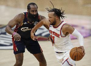 哈登比赛直播_哈登单核持球打法分析_NBA强队对决最新动态