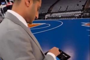 尼克斯vs马刺比赛直播_ASB玻璃地板现场演示_NBA总决赛最新动态