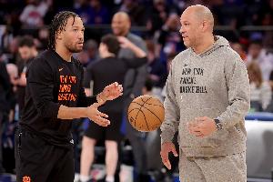 尼克斯vs对手_NBA篮球最新动态