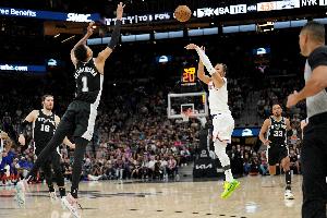 文班亚马比赛直播_马刺vs尼克斯_周琦点评NBA关键球