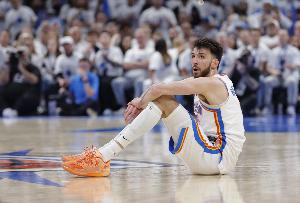 霍姆格伦交易下家赔率_雷霆vs雄鹿_nba最新交易动态