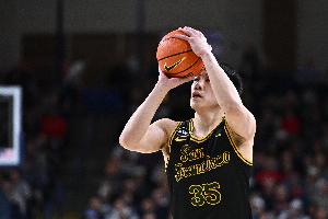 王俊杰比赛直播_中国男篮短训营最新动态_NCAA篮球高清在线观看