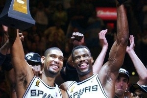 詹姆斯比赛直播_nba季后赛最新战况_勇士vs尼克斯比分预测