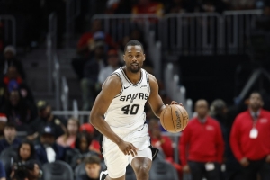 马刺vs巴恩斯_篮球NBA最新动态_乔约翰逊比赛直播