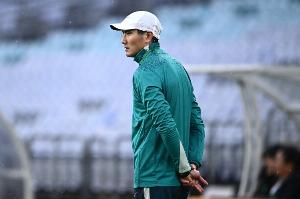 中国男足vs新加坡比赛直播_中国队世预赛在线观看_国足最新动态
