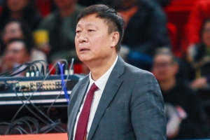上海男篮vsCBA冠军_24年等待李秋平下赛季继续拿冠军_篮球CBA最新动态