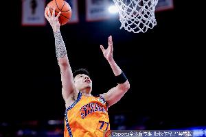 张镇麟比赛直播_CBA冠军点赞_中国篮球最新动态