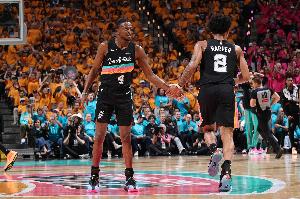 马刺vs福克斯比赛直播_篮球NBA最新动态