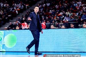 上海vsCBA冠军点赞_卢伟执教上海两个赛季带队拿到3个冠军