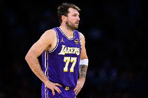 东契奇比赛直播_NBA湖人最新动态_东契奇建队阵容分析