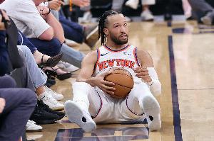 尼克斯vs对手_NBA篮球最新动态_布伦森比赛直播