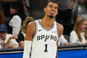 马刺vs尼克斯_NBA季后赛直播_篮球比赛高清在线观看