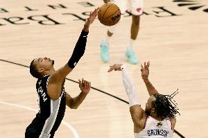 文班亚马比赛直播_nba最新动态_马刺vs尼克斯全场回放