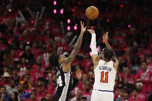 尼克斯比赛直播_布伦森糟糕出手_篮球NBA最新动态