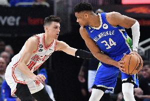 字母哥比赛直播_热火交易字母哥最新动态_NBA交易流言