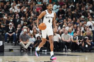 马刺vs国王_篮球NBA最新战报_福克斯谈0-2翻盘