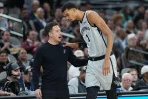 文班亚马比赛直播_马刺vs尼克斯最新动态_NBA季后赛高清在线观看