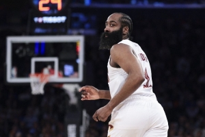 哈登比赛直播_篮球NBA最新动态_骑士vs哈登防守技巧