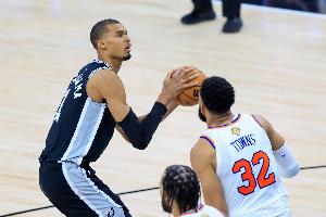 文班亚马比赛直播_马刺vs尼克斯_NBA篮球高清在线观看
