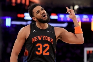唐斯比赛直播_尼克斯季后赛最新动态_NBA三分纪录比肩诺天王