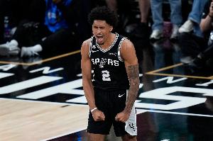 马刺比赛直播_篮球NBA最新动态_总决赛最年轻纪录