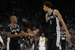 保罗比赛直播_NBA马刺最新动态_篮球高清在线观看