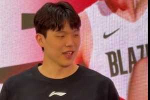 杨瀚森比赛直播_NBA最新动态_开拓者篮球赛事高清观看