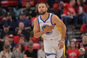 库里比赛直播_nba勇士最新动态_库里收视率神话
