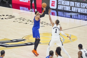 唐斯比赛直播_尼克斯vs掘金最新动态_NBA季后赛FMVP热门